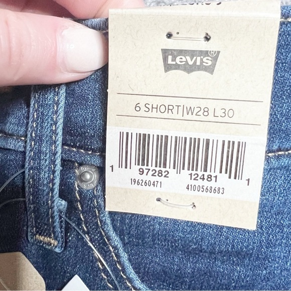 New with Tags Levi's Women's 311 Shaping Skinny Medium Wash Denim Raw Hem Jeans - Picture 12 of 16